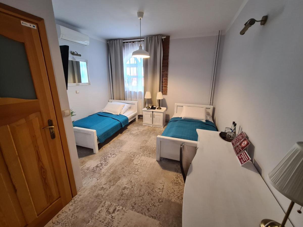 Hotel Staropolska Томашув-Лубелскі Екстер'єр фото