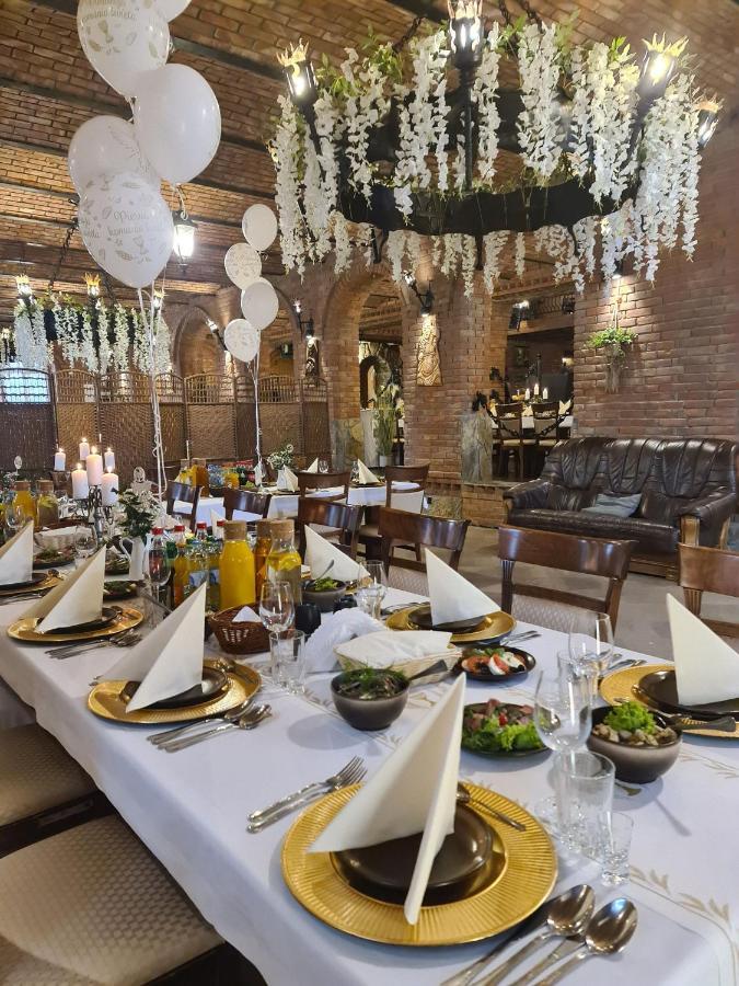 Hotel Staropolska Томашув-Лубелскі Екстер'єр фото