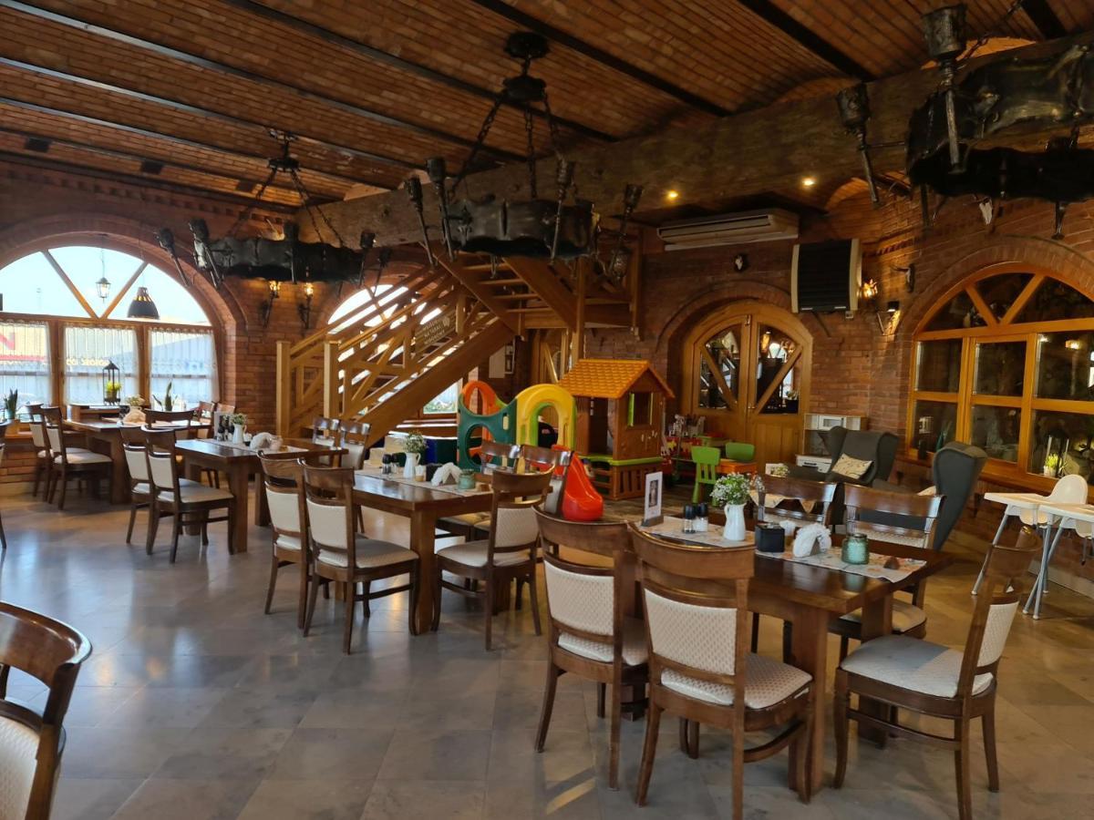 Hotel Staropolska Томашув-Лубелскі Екстер'єр фото